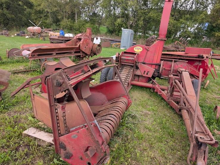 #4050-•-gehl-forage-harvester-image-1