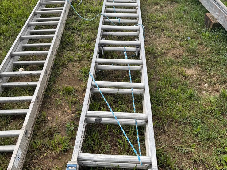 #4043-•-werner-aluminum-extension-ladder-image-1