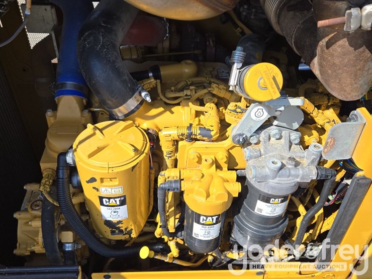 2021-caterpillar-d4-lgp-image-49