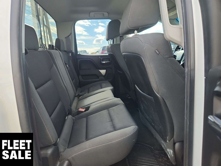2015-chevrolet-silverado-1500-image-26
