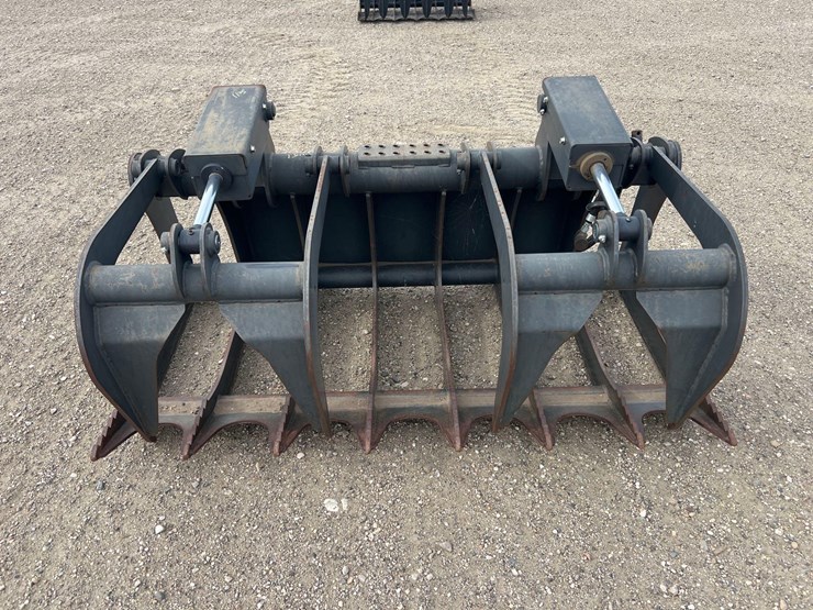 bobcat-root-grapple-image-2