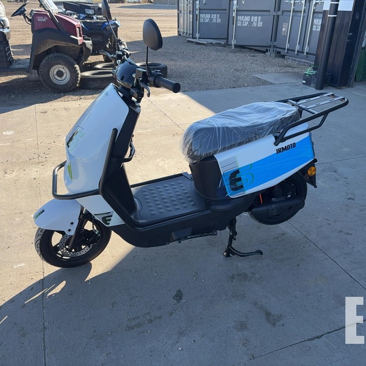 2026 SDLANCH IRMOTO TWO WHEELED ELECTIC SCOOTER 11048