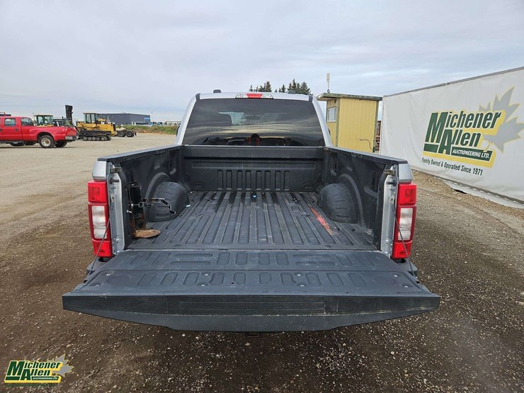 2022-ford-f250-image-11
