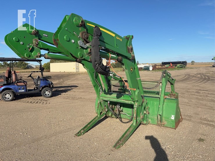 john-deere-640r-image-8