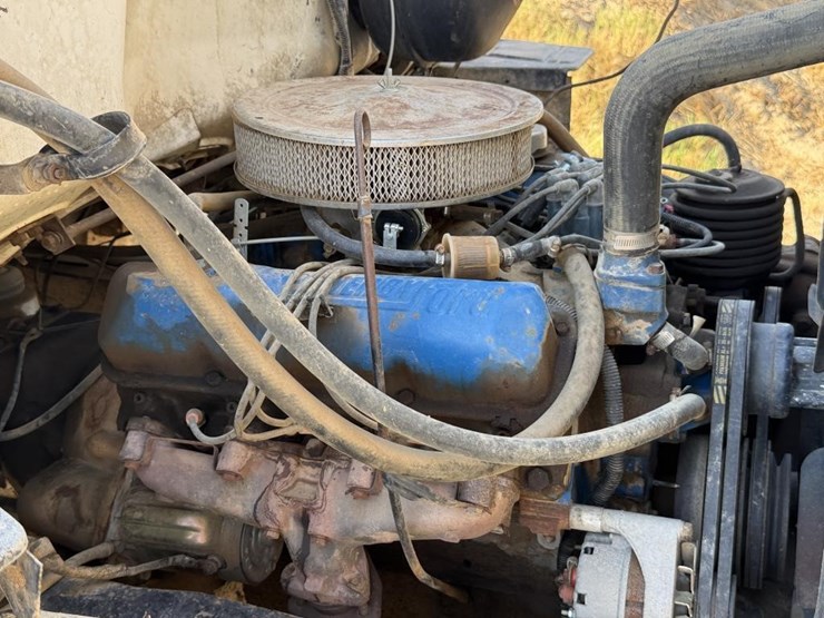 ford-f700-image-38