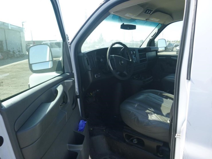 2013-chevrolet-express-3500-image-5