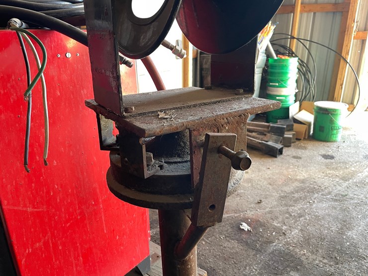 #1847-•-hotsy-cold-water-pressure-washer-and-hose-reel-image-15