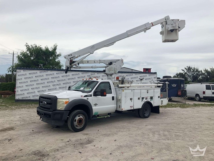2014-ford-f550-image-1