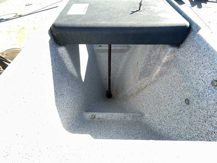 #1822-•-snow-way-hitch-mounted-salter-image-6