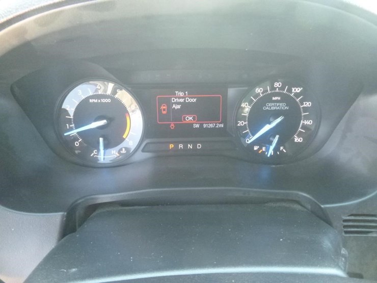 2016-ford-explorer-image-9
