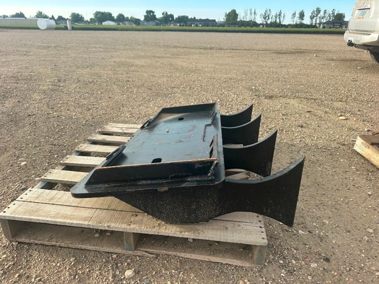 skid-steer-attachment-image-3