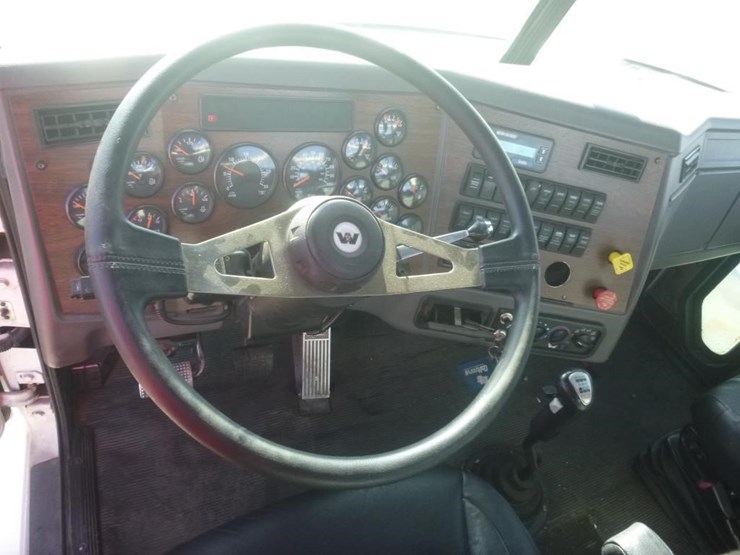 2009-western-star-4900-image-21