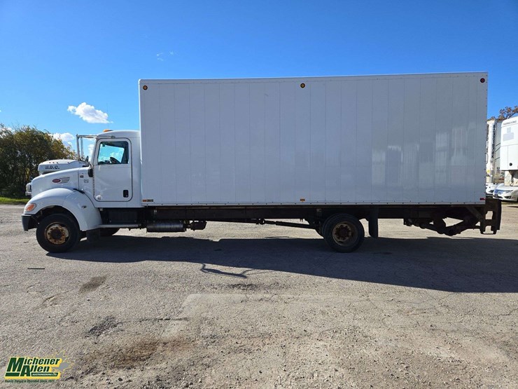 2014-peterbilt-325-image-5