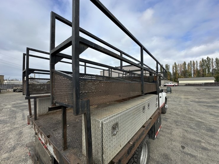2013-chevrolet-silverado-3500-image-21