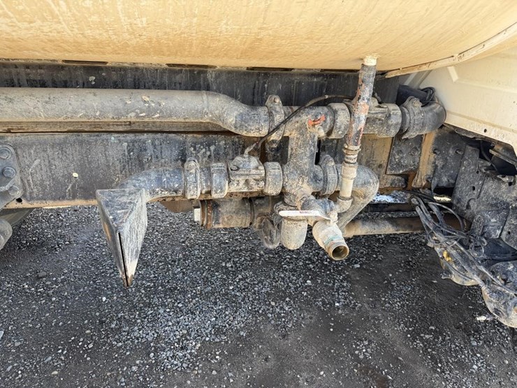2012-international-4300-s/a-water-truck-image-12