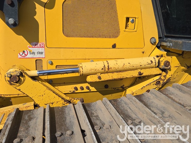 2020-komatsu-d39px-24-image-25