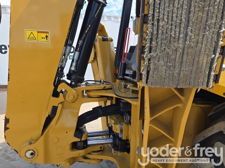 2023-caterpillar-416-image-34