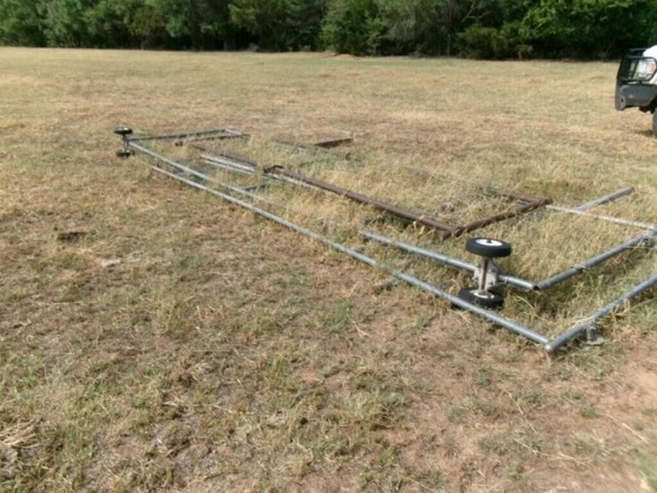 gates,-20'-galvanized-chainlink-w/misc-components-image-2