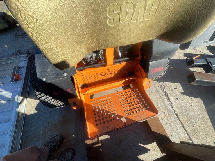 #1800-•-scag-v-ride-stand-on-zero-turn-lawn-mower-image-4