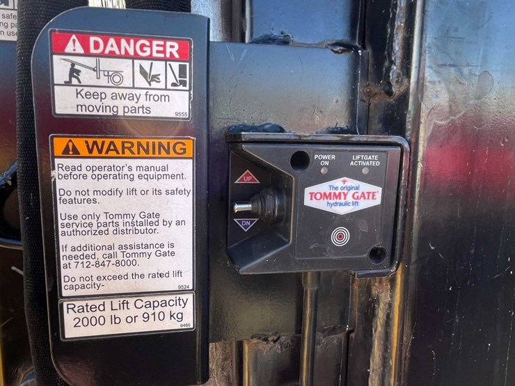 #1796-•-2012-navistar/international-box-truck-with-morgan-box-(has-wisconsin-title)-image-24