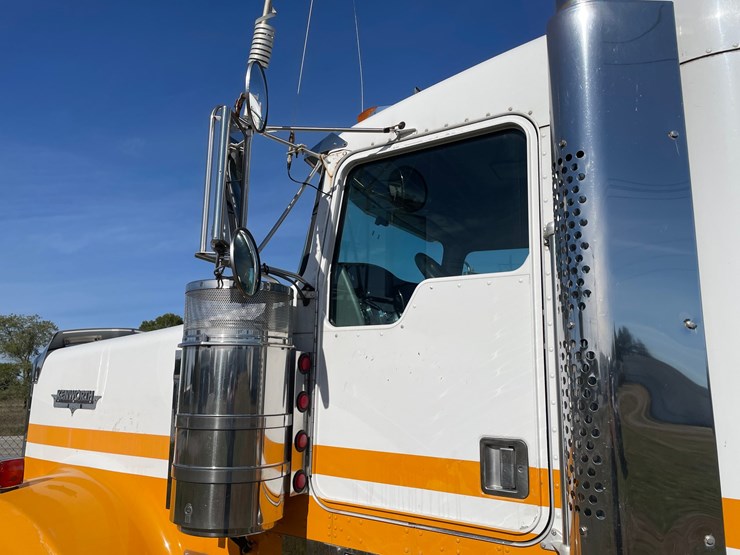 2001-kenworth-w900l-image-19