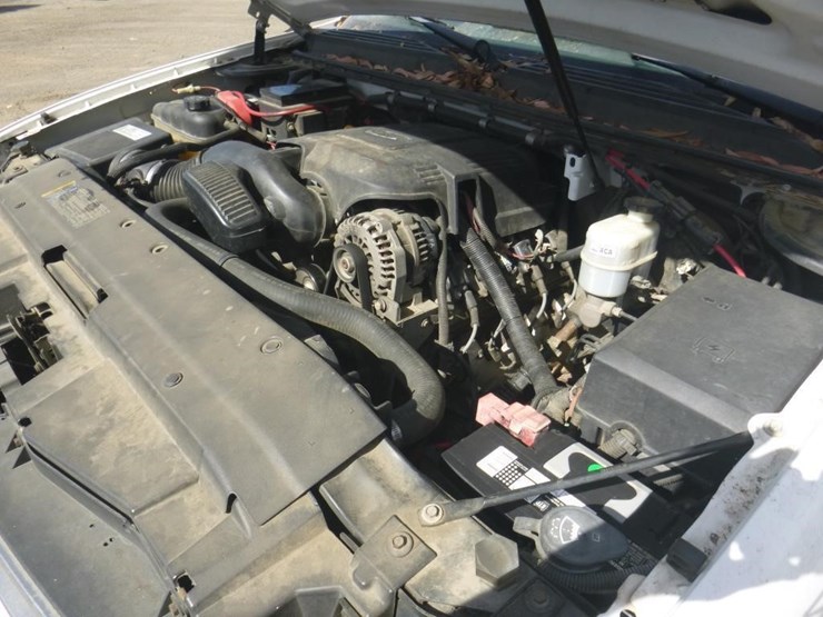 2008-chevrolet-tahoe-image-11