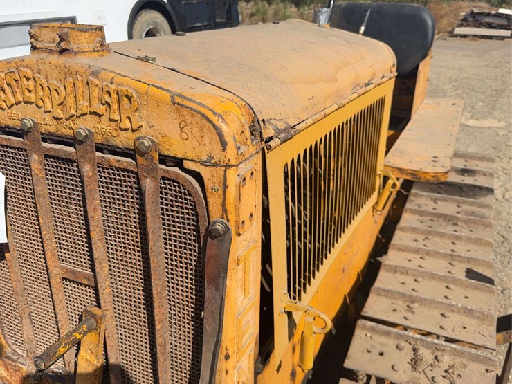 caterpillar-ten-image-12
