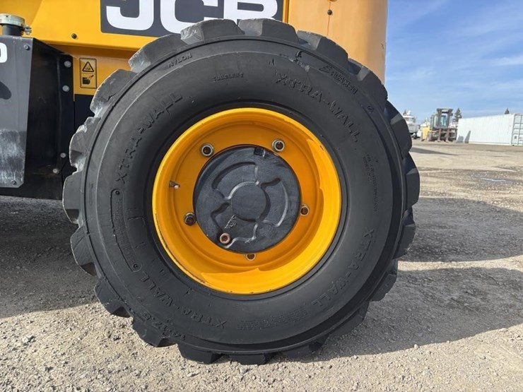 2019-jcb-903-4rt-forklift-image-18