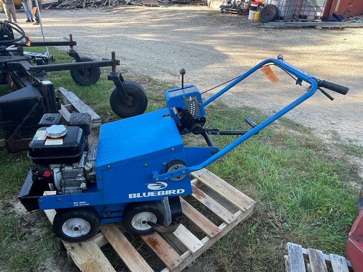 #3174-•-bluebird-sc550-sod-cutter-image-3