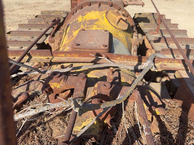 caterpillar-thirty-image-19