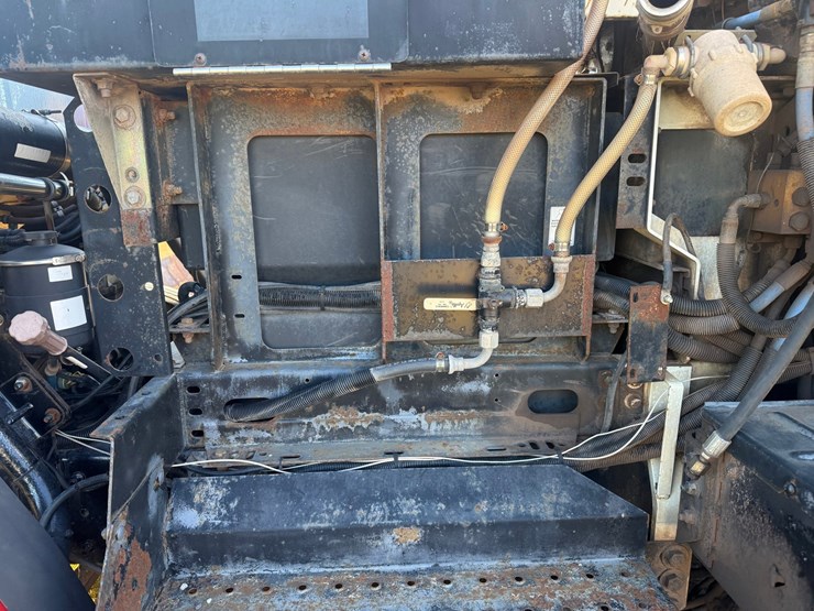2002-freightliner-fc70-image-19