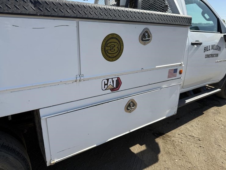 2025-chevrolet-3500-image-39