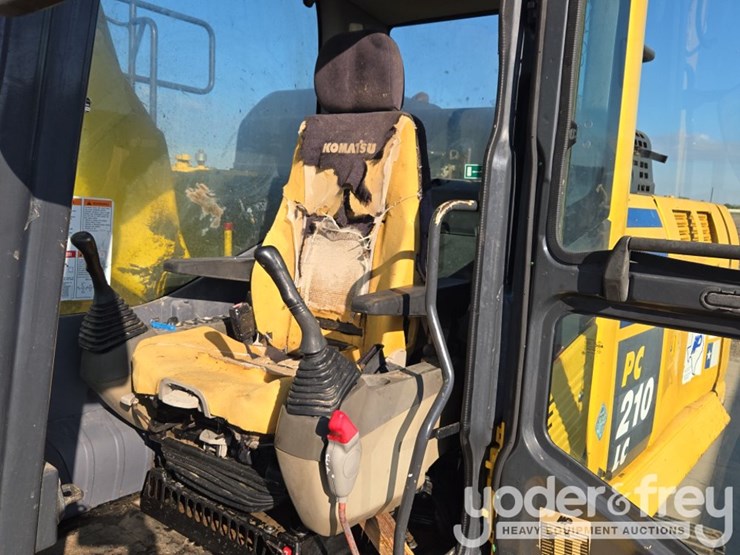komatsu-pc210-image-69