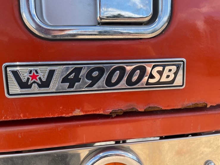 2016-western-star-4900sb-image-55
