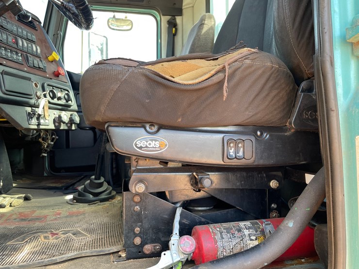 2015-western-star-4900sb-image-70