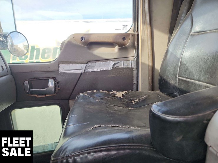 2015-kenworth-t370-image-14