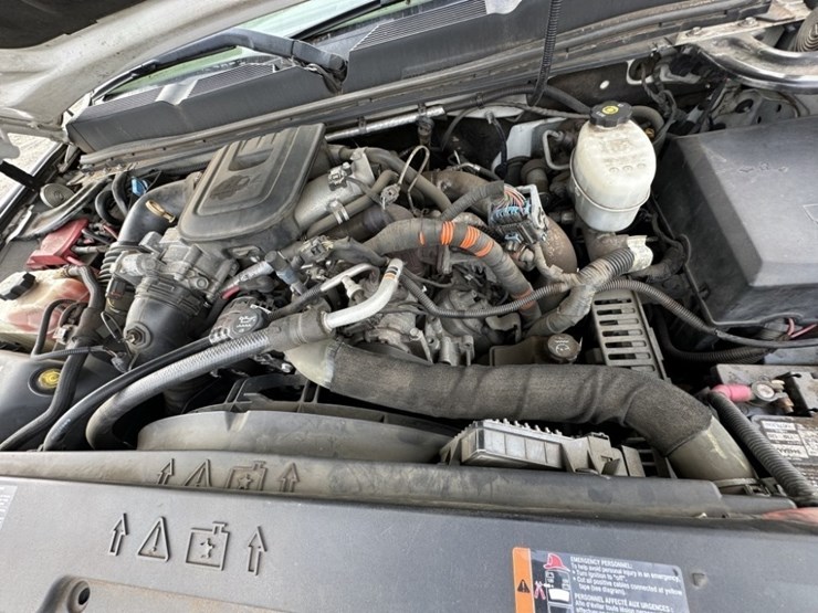 2013-chevrolet-silverado-3500-image-28