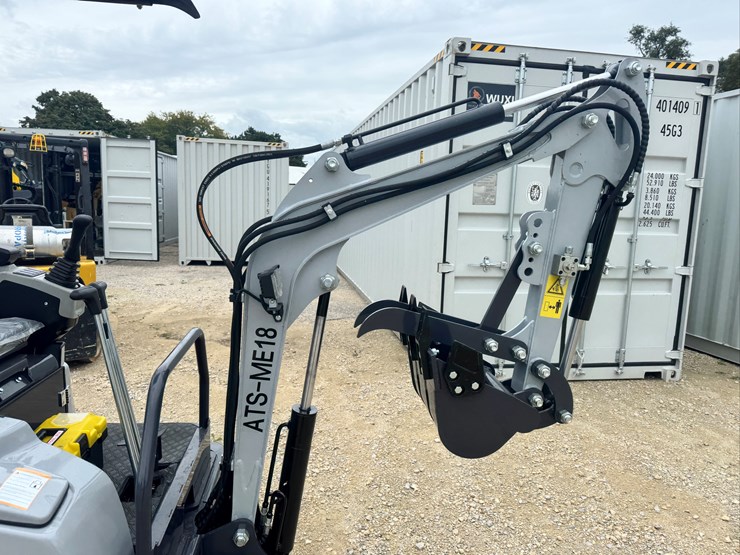 unused-2026-me18-mini-excavator-image-2