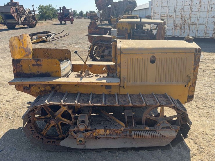 caterpillar-10-image-6