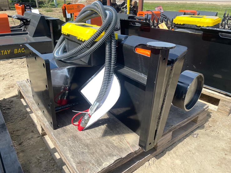 #2014-•-wolverine-skid-steer-post-driver-attachment-image-18