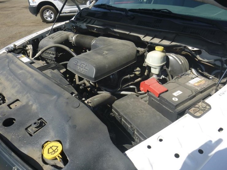 2016-dodge-1500-image-11