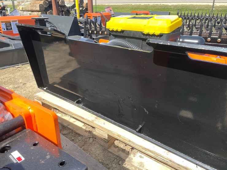 #2013-•-wolverine-skid-steer-post-driver-attachment-image-12