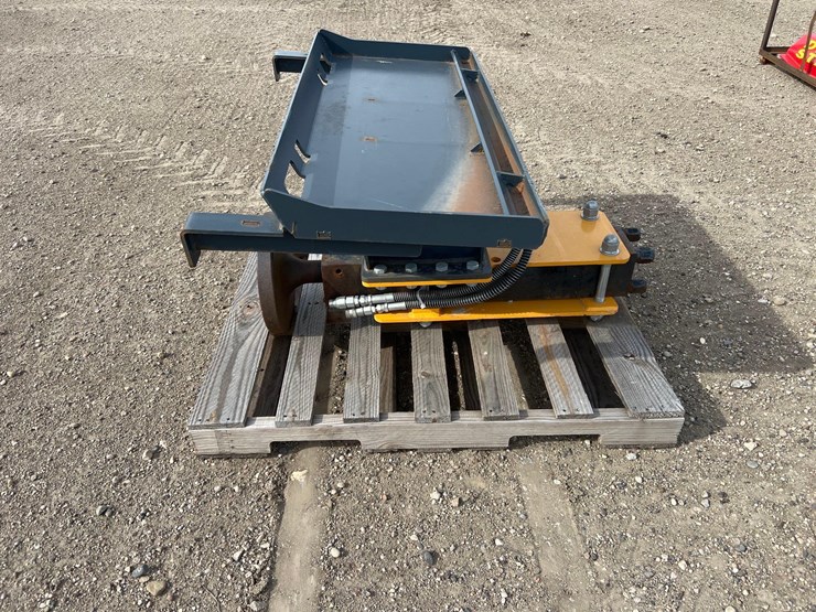 handy-skid-steer-post-pounder-image-4