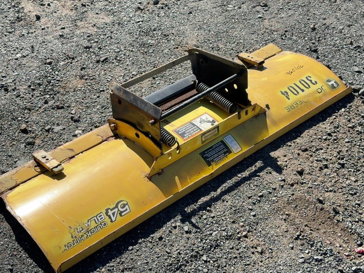 john-deere-2305-image-9