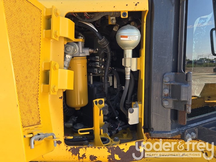 2020-komatsu-d39px-24-image-35