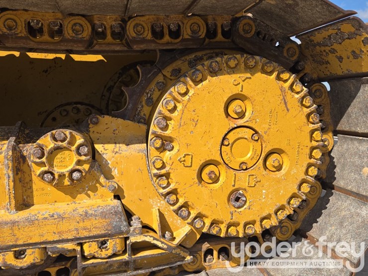2021-caterpillar-d4-lgp-image-14
