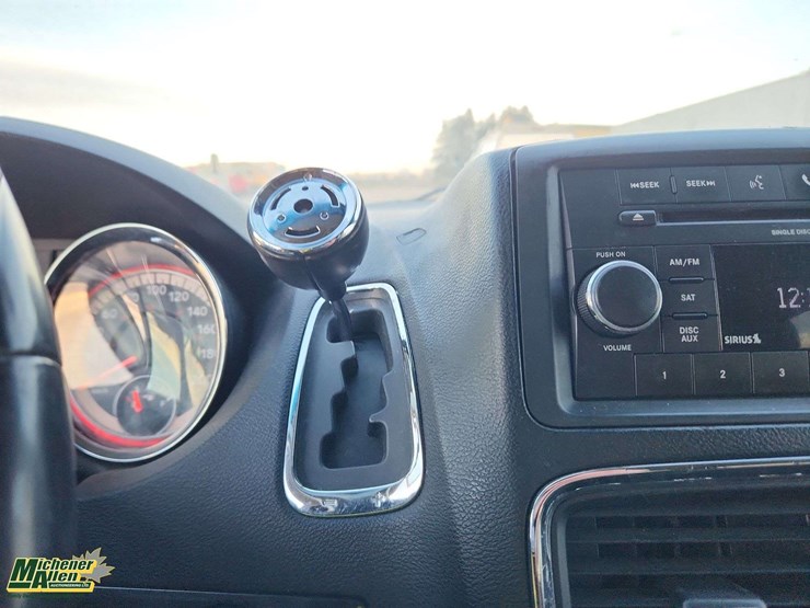 2012-dodge-grand-caravan-image-34