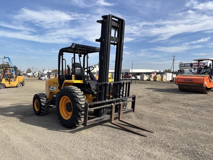 2019-jcb-903-4rt-forklift-image-2