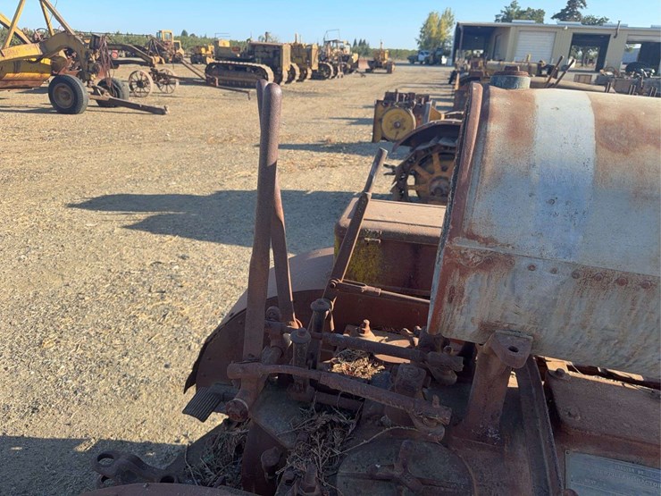 caterpillar-thirty-image-23
