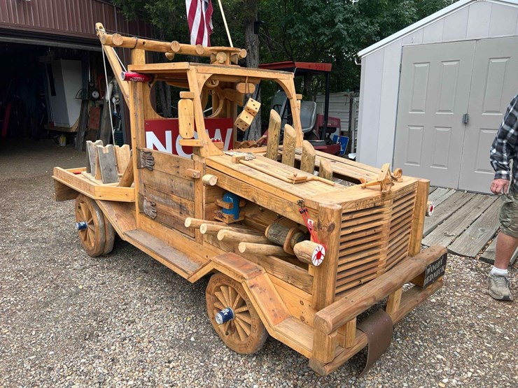 woody-redneck-tow-truck-image-1